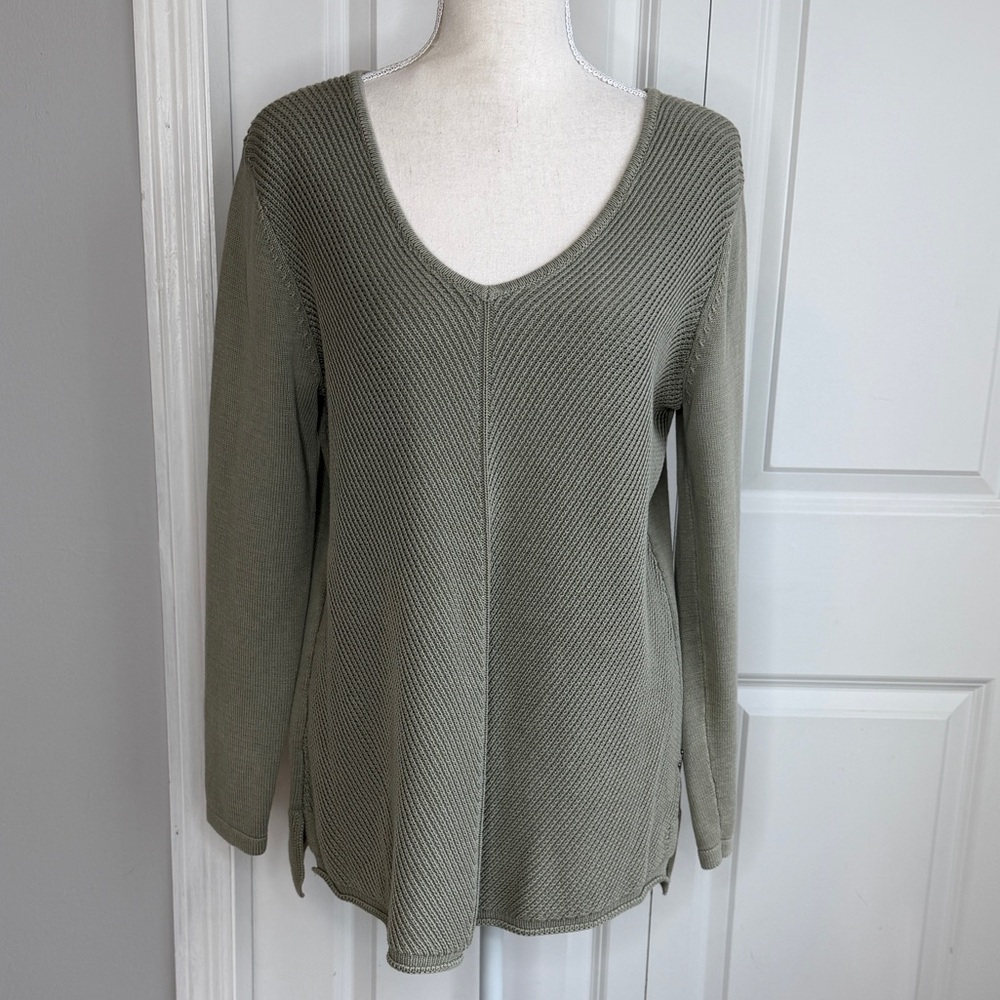 Neon Buddha Sage Green V-Neck Knit Sweater Medium Cotton Diagonal Pattern Fall